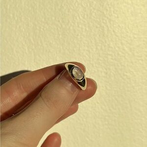 9k gold ring with moonstone cabochon size 5.5